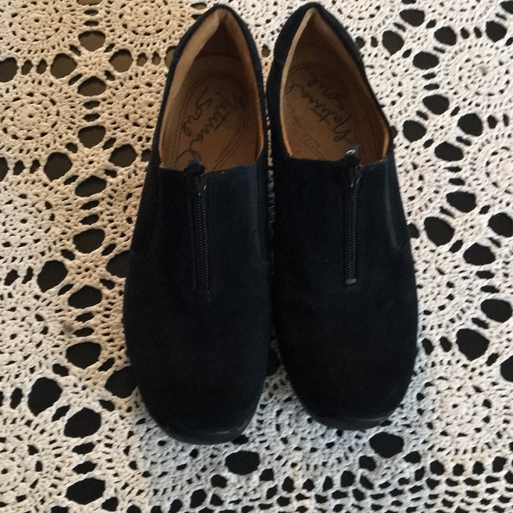 Natural Soul Black Suede Shoes 9.5